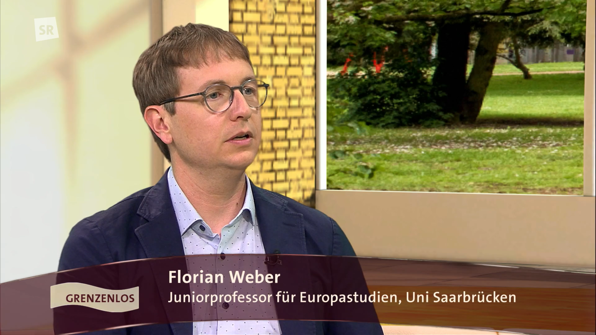 CEUS-Clusterprofessor Jun.-Prof. Dr. Florian Weber in der Sendung "Wir im Saarland - Grenzenlos" im SR-Fernsehen über die Europawahl