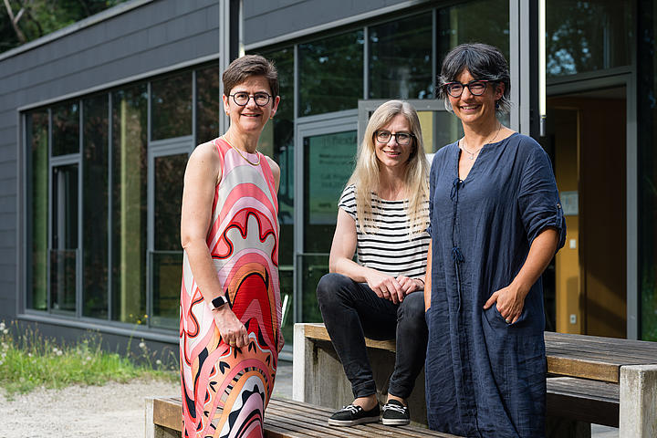 Photo of the three speakers (from left to right): Martina Sester, Andrea Volkamer and Anna Hirsch